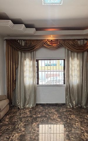 Casa à venda com 220m², 3 quartos e 2 vagas Casa à venda com 220m², 3 quartos e 2 vagasSala - Sala de Jantar