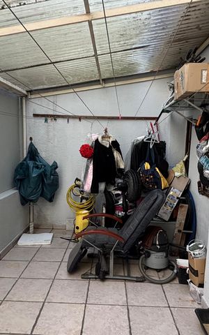 Casa à venda com 220m², 3 quartos e 2 vagas Casa à venda com 220m², 3 quartos e 2 vagasÁrea de Serviço