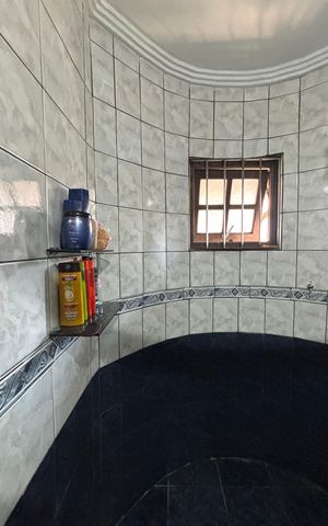 Casa à venda com 220m², 3 quartos e 2 vagas Casa à venda com 220m², 3 quartos e 2 vagasBanheiro da Suíte