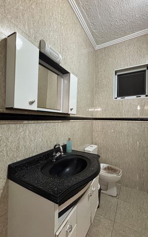 Casa à venda com 220m², 3 quartos e 2 vagas Casa à venda com 220m², 3 quartos e 2 vagasLavabo