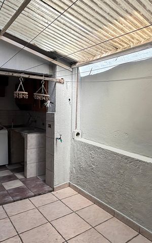 Casa à venda com 220m², 3 quartos e 2 vagas Casa à venda com 220m², 3 quartos e 2 vagasÁrea de Serviço