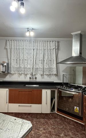 Casa à venda com 220m², 3 quartos e 2 vagas Casa à venda com 220m², 3 quartos e 2 vagasCozinha