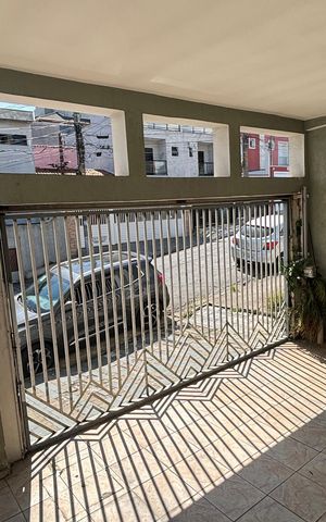 Casa à venda com 220m², 3 quartos e 2 vagas Casa à venda com 220m², 3 quartos e 2 vagasGaragem