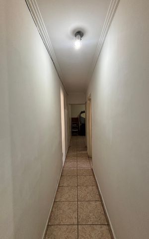 Casa à venda com 220m², 3 quartos e 2 vagas Casa à venda com 220m², 3 quartos e 2 vagasCorredor
