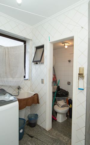 Apartamento à venda com 150m², 3 quartos e 2 vagas Apartamento à venda com 150m², 3 quartos e 2 vagasAREA DE SERVICO