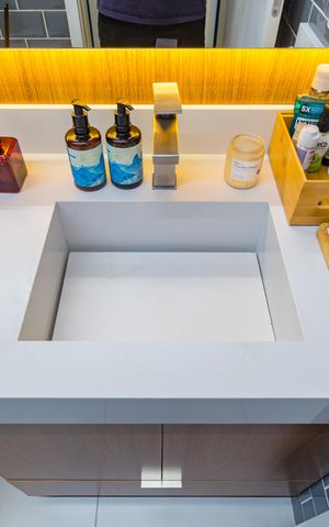 Apartamento à venda com 74m², 2 quartos e 1 vaga Apartamento à venda com 74m², 2 quartos e 1 vagaDetalhe Banheiro - Social