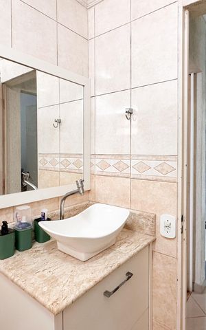 Apartamento à venda com 56m², 2 quartos e 1 vagaBanheiro Social