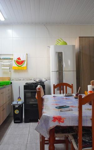 Casa à venda com 353m², 4 quartos e 3 vagas Casa à venda com 353m², 4 quartos e 3 vagasCozinha