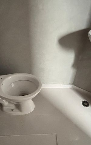 Apartamento à venda com 90m², 2 quartos e 1 vaga Apartamento à venda com 90m², 2 quartos e 1 vagaBanheiro
