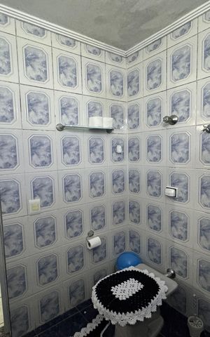 Casa à venda com 178m², 3 quartos e 2 vagasBanheiro