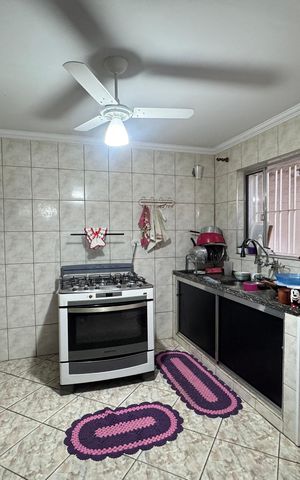 Casa à venda com 178m², 3 quartos e 2 vagasCozinha