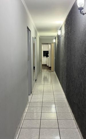 Casa à venda com 178m², 3 quartos e 2 vagasCorredor