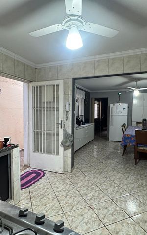 Casa à venda com 178m², 3 quartos e 2 vagasCozinha