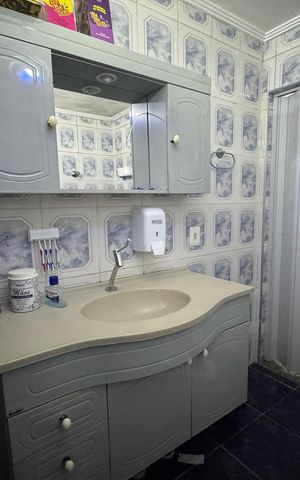 Casa à venda com 178m², 3 quartos e 2 vagasBanheiro