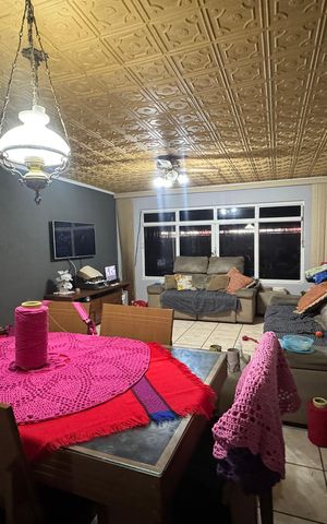 Casa à venda com 178m², 3 quartos e 2 vagasSala