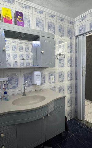 Casa à venda com 178m², 3 quartos e 2 vagasBanheiro