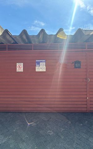 Casa à venda com 178m², 3 quartos e 2 vagasFachada