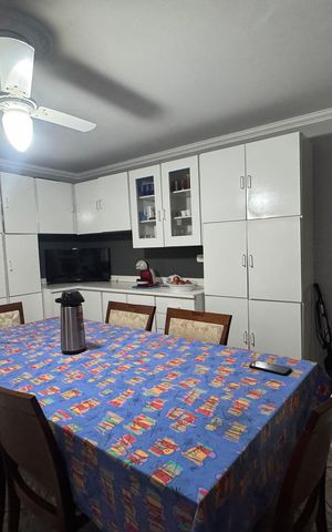 Casa à venda com 178m², 3 quartos e 2 vagasCozinha