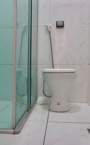 Casa à venda com 132m², 3 quartos e 2 vagas Casa à venda com 132m², 3 quartos e 2 vagasBanheiro social