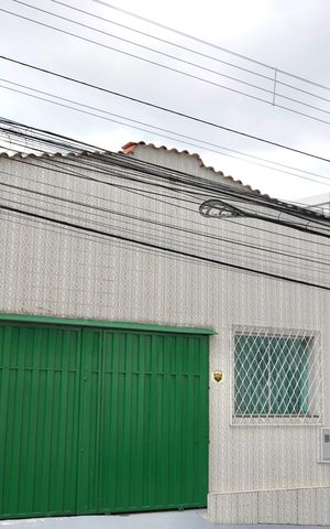 Casa à venda com 132m², 3 quartos e 2 vagas Casa à venda com 132m², 3 quartos e 2 vagasFachada