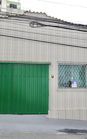 Casa à venda com 132m², 3 quartos e 2 vagas Casa à venda com 132m², 3 quartos e 2 vagasPlaca