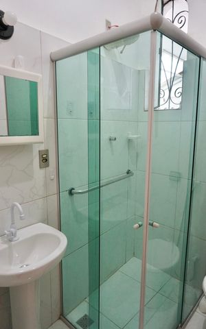 Casa à venda com 132m², 3 quartos e 2 vagas Casa à venda com 132m², 3 quartos e 2 vagasBanheiro social