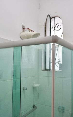 Casa à venda com 132m², 3 quartos e 2 vagas Casa à venda com 132m², 3 quartos e 2 vagasBanheiro social