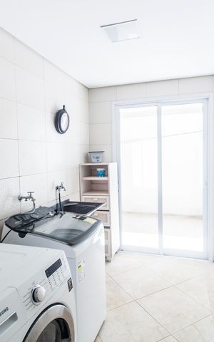 Casa de condomínio à venda com 462m², 5 quartos e 4 vagas Casa de condomínio à venda com 462m², 5 quartos e 4 vagasÁrea de Serviço