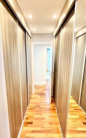 Apartamento à venda com 195m², 3 quartos e 3 vagas Apartamento à venda com 195m², 3 quartos e 3 vagasQuarto Suíte 3