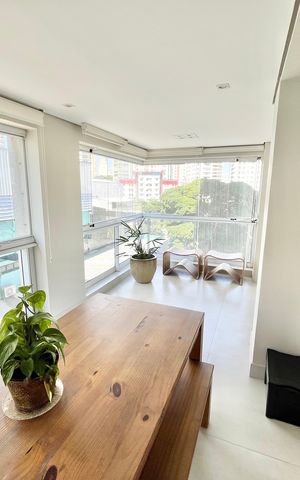 Apartamento à venda com 195m², 3 quartos e 3 vagas Apartamento à venda com 195m², 3 quartos e 3 vagasVaranda gourmet