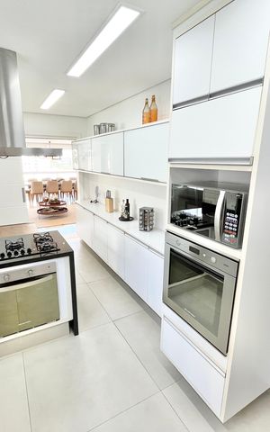 Apartamento à venda com 195m², 3 quartos e 3 vagas Apartamento à venda com 195m², 3 quartos e 3 vagasCozinha