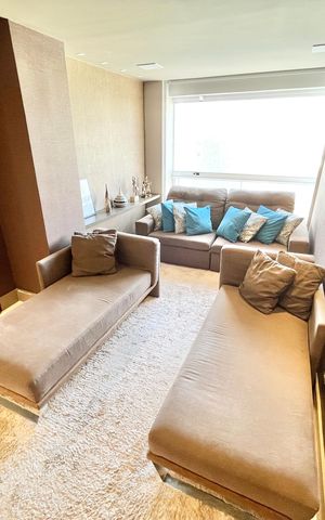 Apartamento à venda com 195m², 3 quartos e 3 vagas Apartamento à venda com 195m², 3 quartos e 3 vagasSala de TV