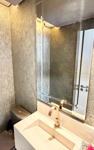 Apartamento à venda com 195m², 3 quartos e 3 vagas Apartamento à venda com 195m², 3 quartos e 3 vagasLavabo