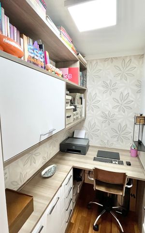 Apartamento à venda com 195m², 3 quartos e 3 vagas Apartamento à venda com 195m², 3 quartos e 3 vagasEscritório