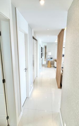 Apartamento à venda com 195m², 3 quartos e 3 vagas Apartamento à venda com 195m², 3 quartos e 3 vagasCorredor