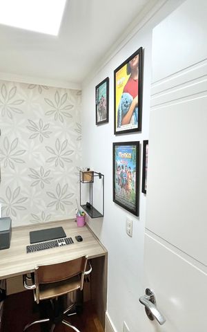 Apartamento à venda com 195m², 3 quartos e 3 vagas Apartamento à venda com 195m², 3 quartos e 3 vagasEscritório