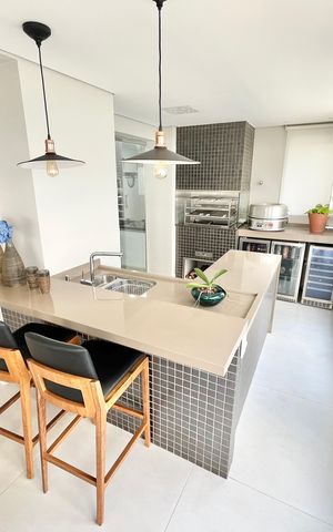 Apartamento à venda com 195m², 3 quartos e 3 vagas Apartamento à venda com 195m², 3 quartos e 3 vagasVaranda gourmet