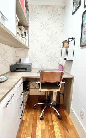 Apartamento à venda com 195m², 3 quartos e 3 vagas Apartamento à venda com 195m², 3 quartos e 3 vagasEscritório