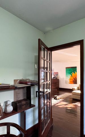 Casa à venda com 497m², 4 quartos e 2 vagasEscritório