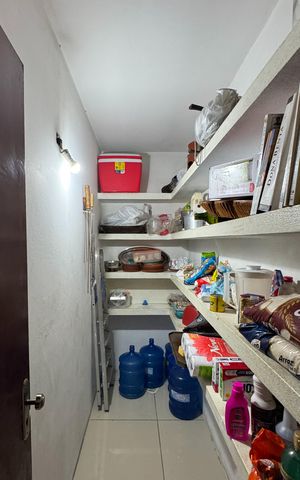 Casa à venda com 497m², 4 quartos e 2 vagasDespensa 