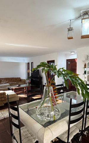 Casa à venda com 497m², 4 quartos e 2 vagasSala