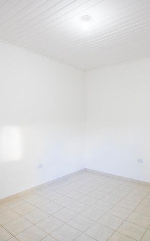 Casa à venda com 250m², 4 quartos e 2 vagas Casa à venda com 250m², 4 quartos e 2 vagasSala
