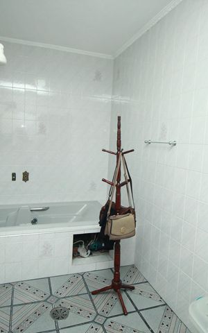 Casa à venda com 250m², 3 quartos e 6 vagasBanheiro da Suíte