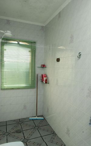 Casa à venda com 250m², 3 quartos e 6 vagasBanheiro Social 2