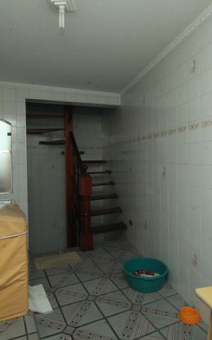 Casa à venda com 250m², 3 quartos e 6 vagasÁrea de Serviço