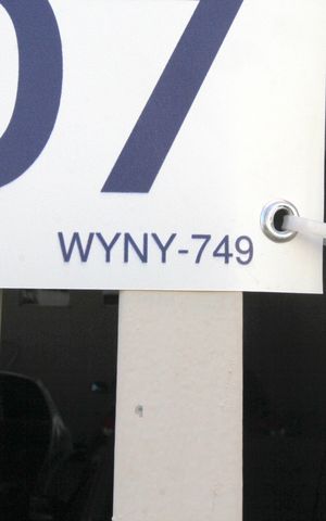 Casa à venda com 250m², 3 quartos e 6 vagasPlaca instalada em 15/04/2026 com o código WYNY-749