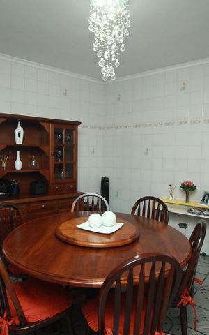 Casa à venda com 250m², 3 quartos e 6 vagasSala de Jantar