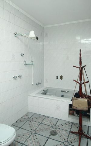 Casa à venda com 250m², 3 quartos e 6 vagasBanheiro da Suíte