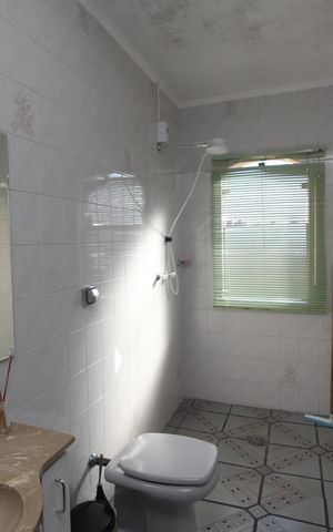 Casa à venda com 250m², 3 quartos e 6 vagasBanheiro Social 2