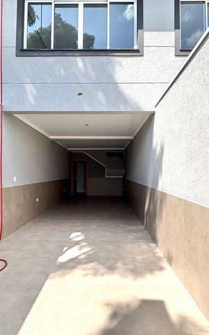 Casa à venda com 150m², 3 quartos e 2 vagas Casa à venda com 150m², 3 quartos e 2 vagasGaragem